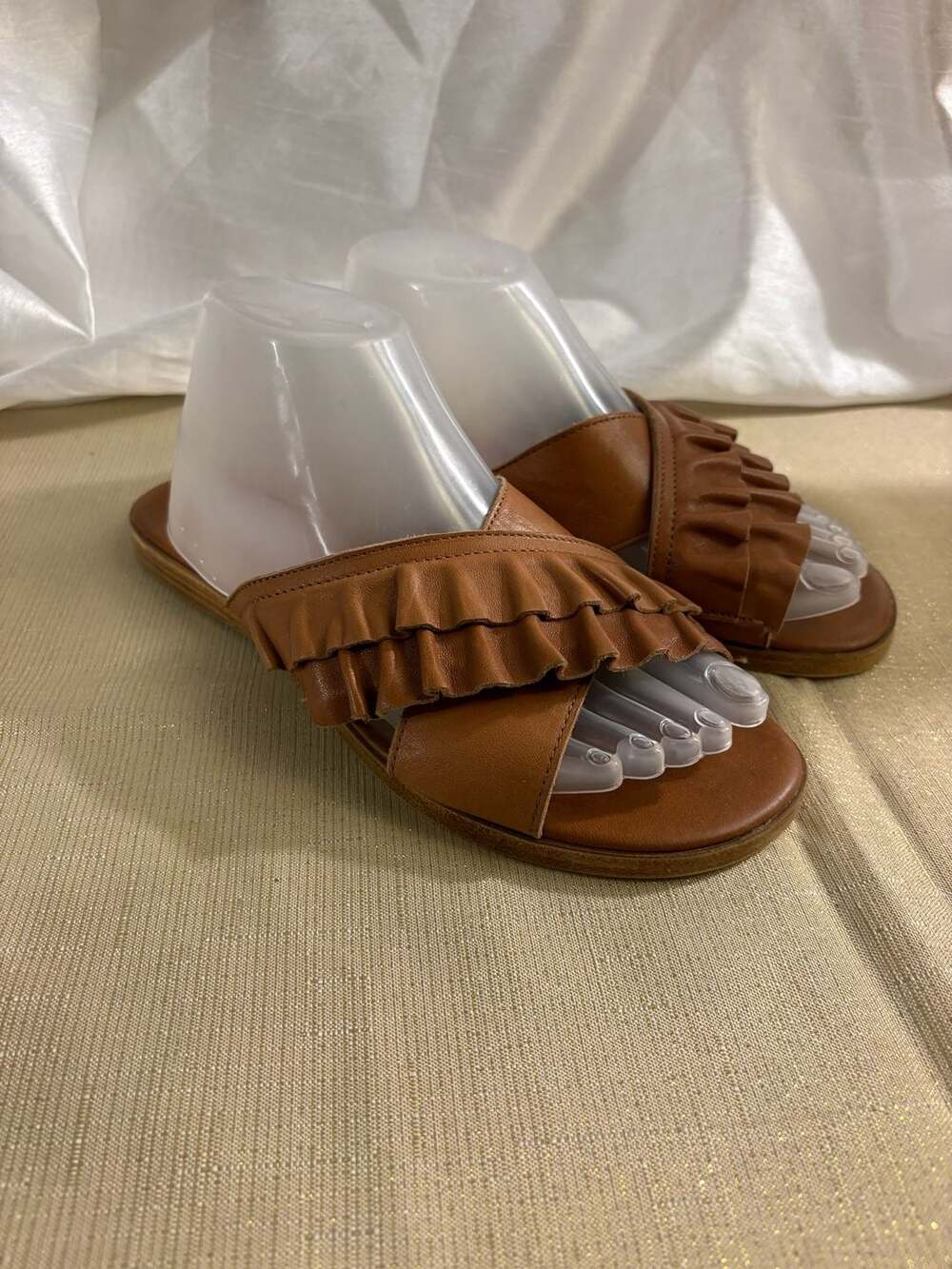 Mercanti Fiorentini Tan Ruffle Leather Slide Sandals